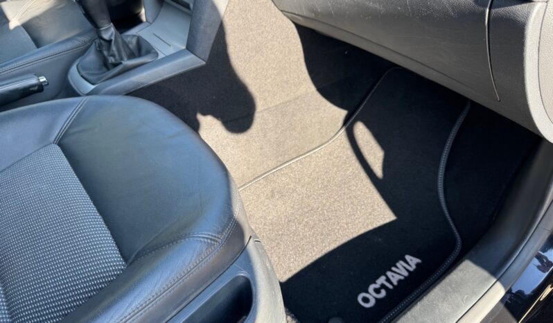 
								ŚKODA OCTAVIA KOMBI 1.8 TSi , 160 KM, 2010 rok full									