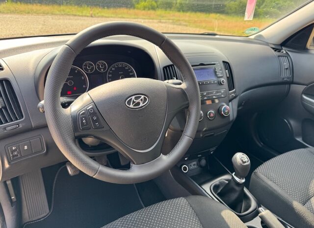 
								HYUNDAI i30, 1.6 CRDI, 2012 rok. Jeden właściciel ! Kobieta ! Piękny kolor ! full									
