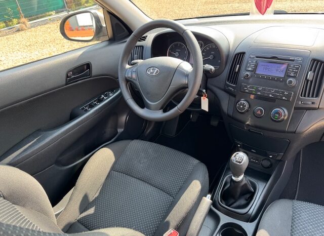 
								HYUNDAI i30, 1.6 CRDI, 2012 rok. Jeden właściciel ! Kobieta ! Piękny kolor ! full									