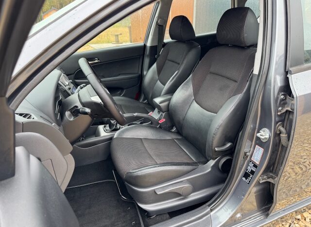 
								HYUNDAI I30 KOMBI 1,6 diesel 90 KM 2011 ROK full									