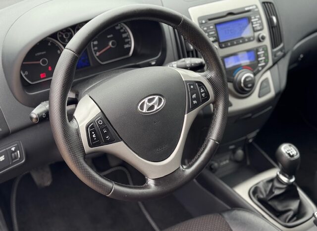 
								HYUNDAI I30 KOMBI 1,6 diesel 90 KM 2011 ROK full									