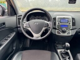 
										HYUNDAI I30 KOMBI 1,6 diesel 90 KM 2011 ROK full									