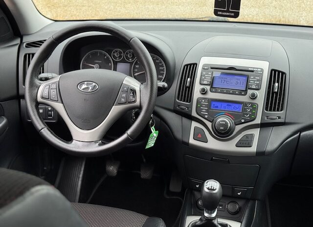 
								HYUNDAI I30 KOMBI 1,6 diesel 90 KM 2011 ROK full									