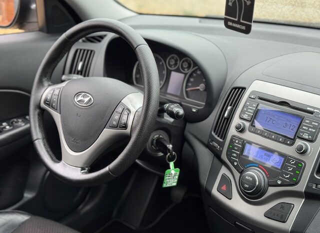 
								HYUNDAI I30 KOMBI 1,6 diesel 90 KM 2011 ROK full									