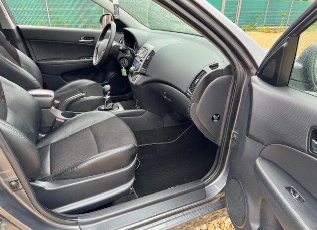 
								HYUNDAI I30 KOMBI 1,6 diesel 90 KM 2011 ROK full									