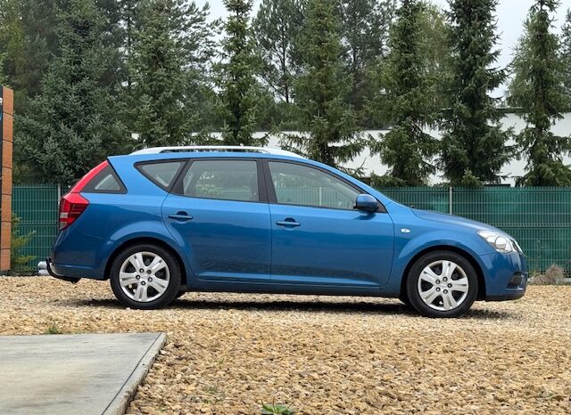 
								Kia Ceed Combi 1,4i 90 KM. 2011 rok full									