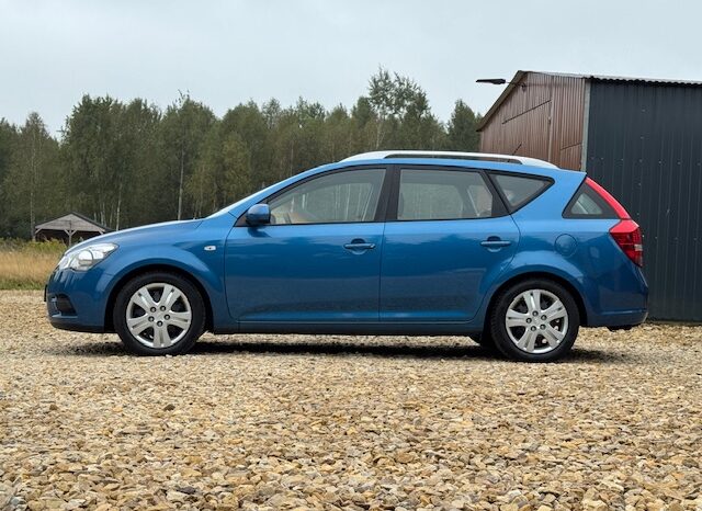 
								Kia Ceed Combi 1,4i 90 KM. 2011 rok full									