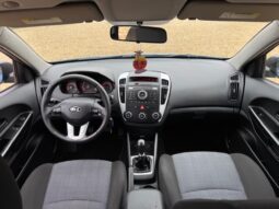 
										Kia Ceed Combi 1,4i 90 KM. 2011 rok full									
