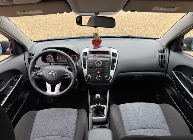 
								Kia Ceed Combi 1,4i 90 KM. 2011 rok full									