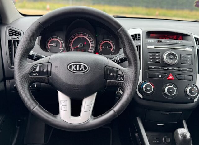 
								Kia Ceed Combi 1,4i 90 KM. 2011 rok full									