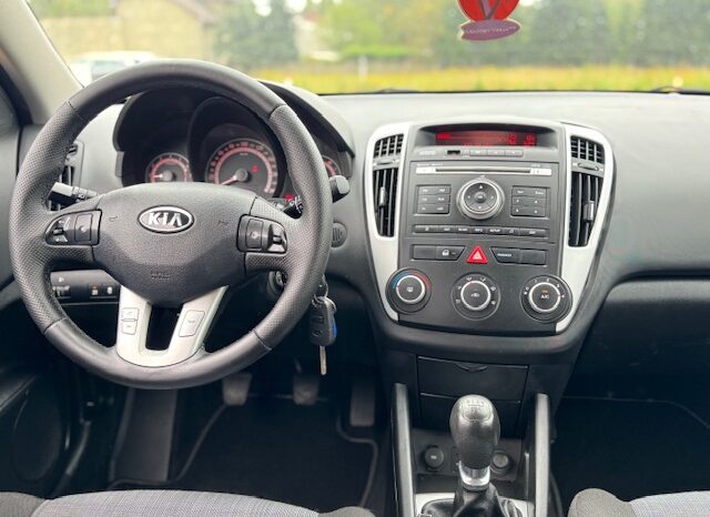 
								Kia Ceed Combi 1,4i 90 KM. 2011 rok full									