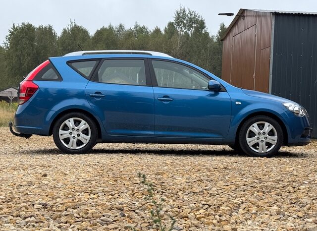 
								Kia Ceed Combi 1,4i 90 KM. 2011 rok full									