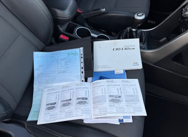 
								HYUNDAI i30 KOMBI 1,6 CRDI, 110 KM 2012 rok full									