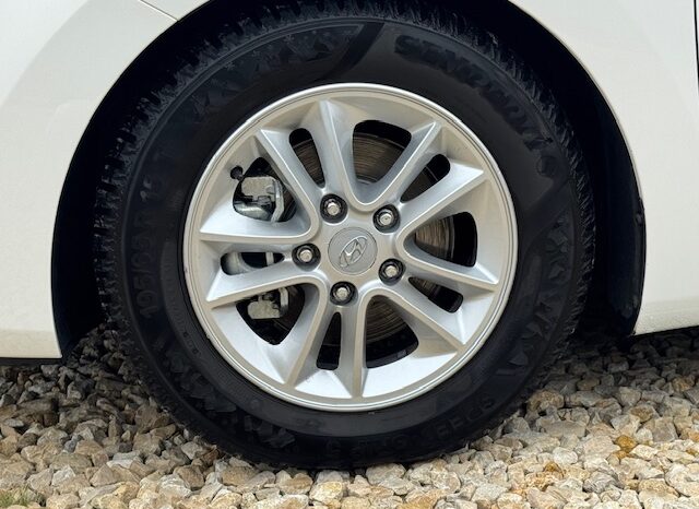 
								HYUNDAI i30 kombi 1,6 CRDI, 110 KM, 2014 rok full									