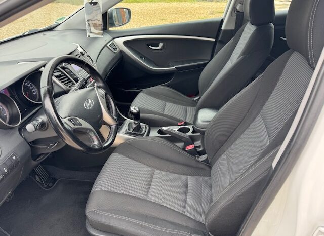 
								HYUNDAI i30 kombi 1,6 CRDI, 110 KM, 2014 rok full									