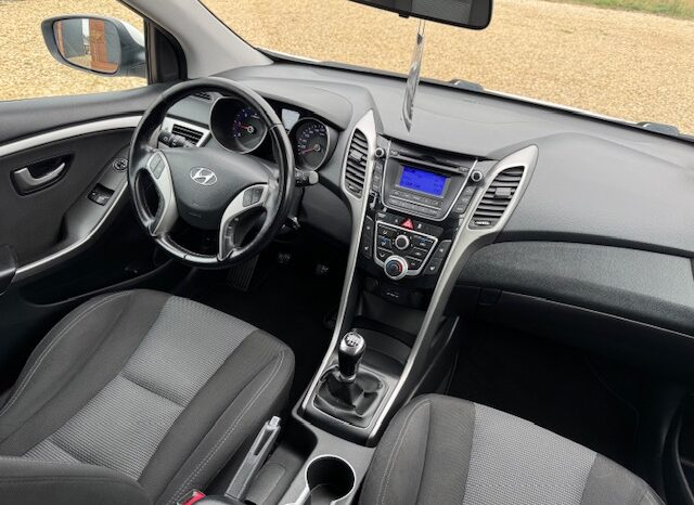 
								HYUNDAI i30 kombi 1,6 CRDI, 110 KM, 2014 rok full									