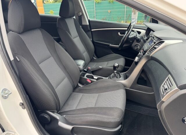 
								HYUNDAI i30 kombi 1,6 CRDI, 110 KM, 2014 rok full									