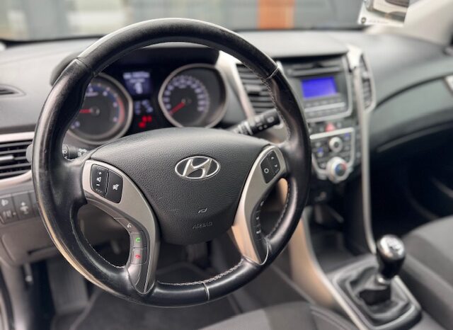 
								HYUNDAI i30 kombi 1,6 CRDI, 110 KM, 2014 rok full									